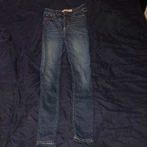 Never Worn Dark Wash High Rise Hollister Jeans